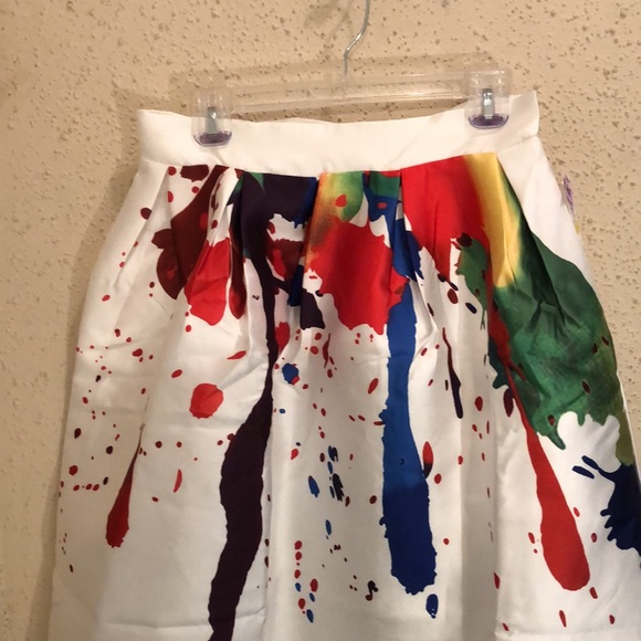 Wearable art, right from the designers showroom. 28 inch waist. 27 inches long - Picture 2 of 7